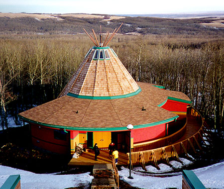 Cette photographie montre le pavillon de ressourcement Okimaw Ohci, à Maple Creek, en Saskatchewan